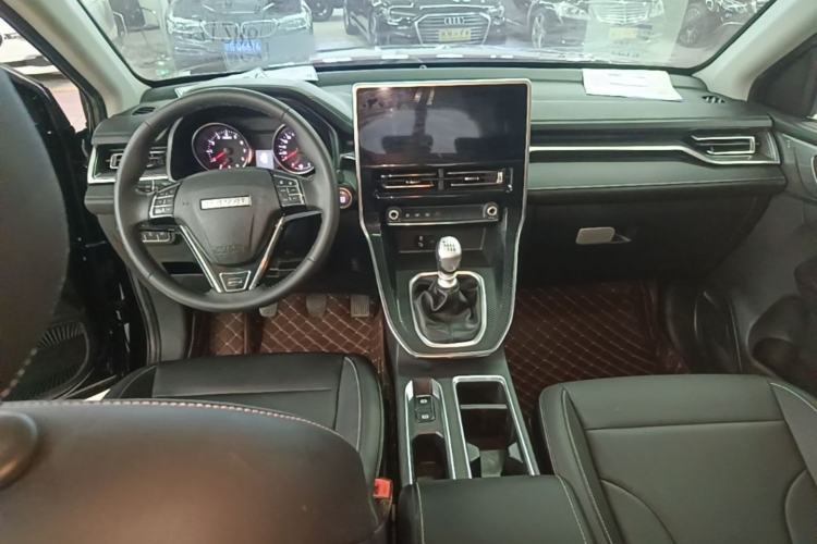 Used Haval M6 2021 PLUS 1.5T Manual Luxury Smart Connectivity Model Center Console