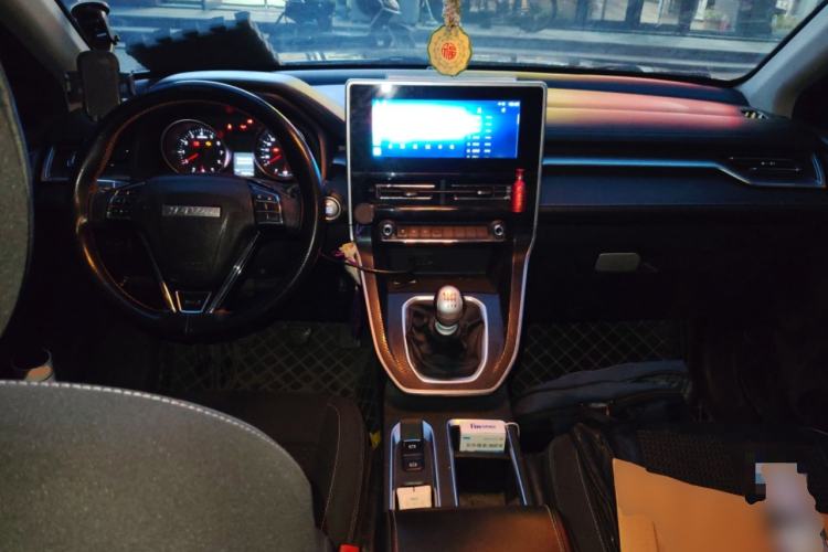 Used Haval M6 2021 PLUS 1.5T Manual Elite Smart Connectivity Model Center Console