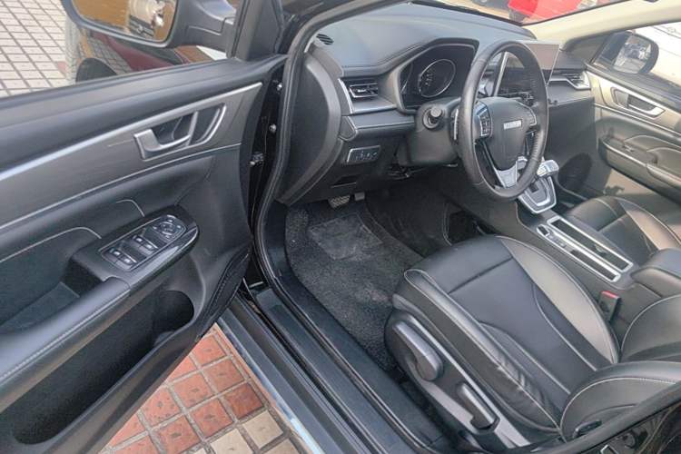 Used Haval M6 2021 PLUS 1.5T DCT Luxury Smart Connectivity Model Driver Seat
