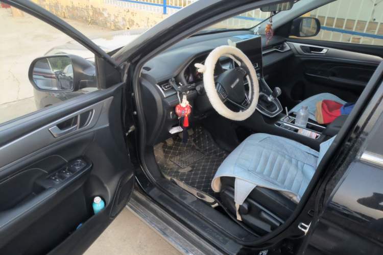 Used Haval M6 2021 PLUS 1.5T Manual Luxury Smart Connectivity Model Driver Seat
