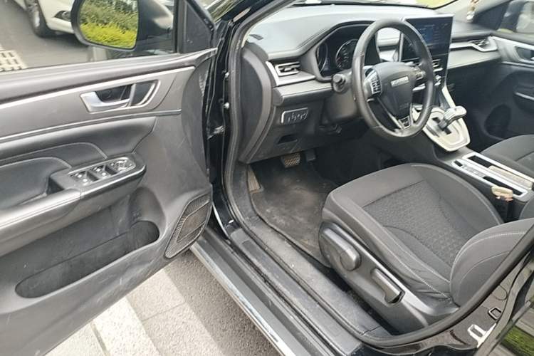 Used Haval M6 2021 PLUS 1.5T DCT Elite Smart Connectivity Model Driver Seat
