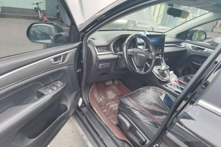 Used Haval M6 2021 PLUS 1.5T DCT Elite Smart Connectivity Model Driver Seat