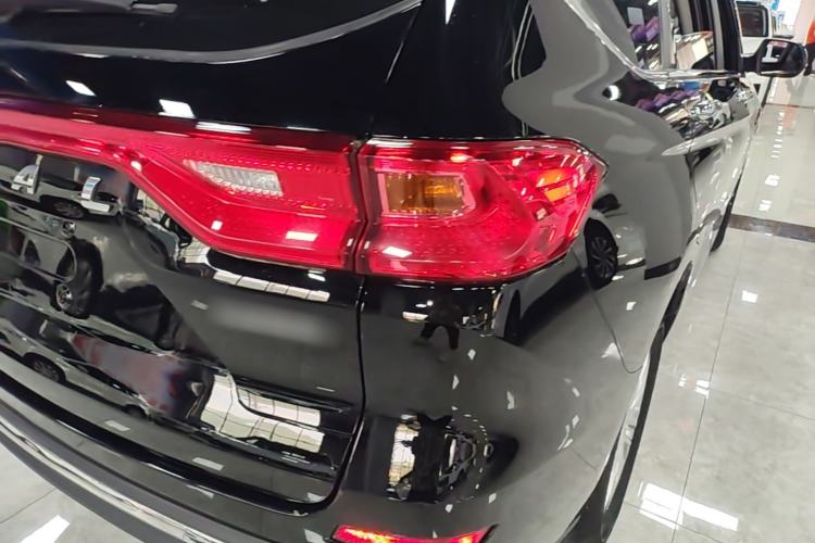 Used Haval M6 2021 PLUS 1.5T DCT Comfort Edition Exterior 3