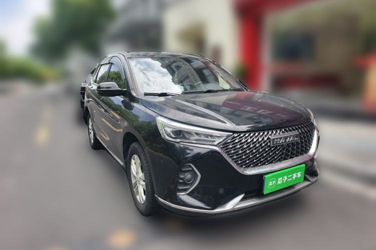 Used Haval M6 2021 PLUS 1.5T DCT Elite Smart Connectivity Model Front Right 45 Deg