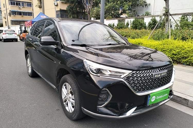 Used Haval M6 2021 PLUS 1.5T DCT Elite Smart Connectivity Model Front Right 45 Deg