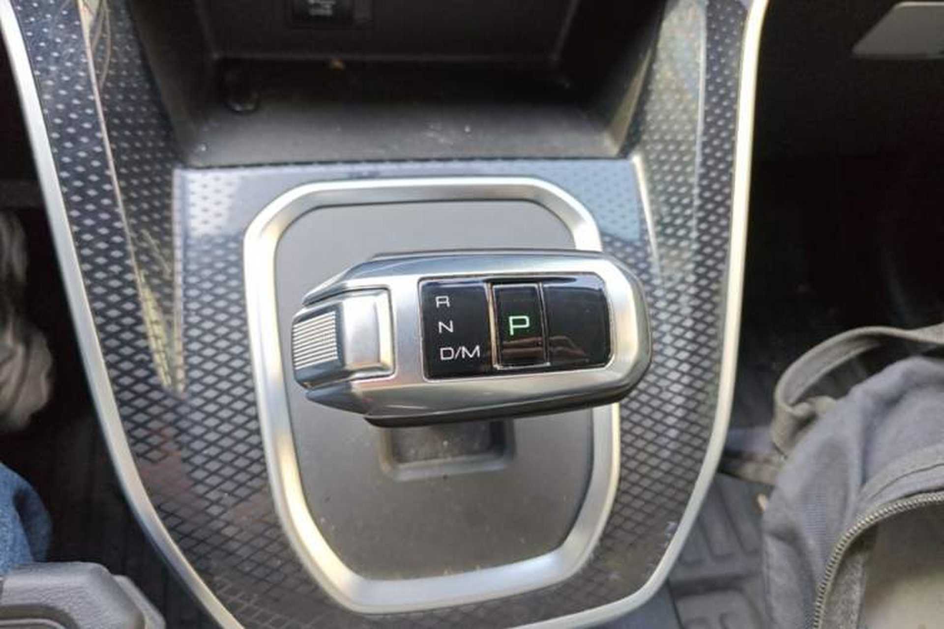 Used Haval M6 2021 PLUS 1.5T DCT Comfort Edition Gear Lever
