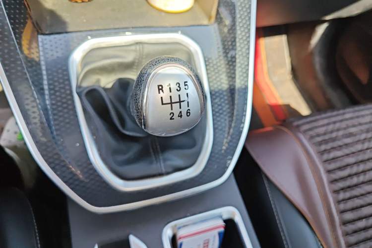 Used Haval M6 2021 PLUS 1.5T Manual Luxury Smart Connectivity Model Gear Lever