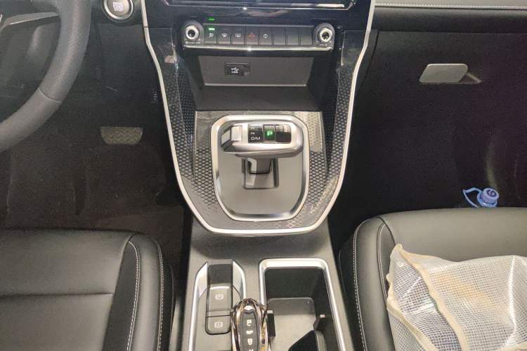 Used Haval M6 2021 PLUS 1.5T DCT Luxury Smart Connectivity Model Gear Lever