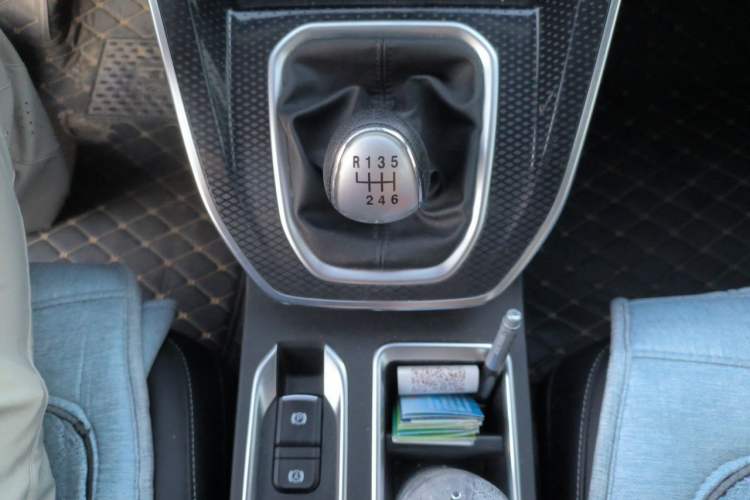 Used Haval M6 2021 PLUS 1.5T Manual Luxury Smart Connectivity Model Gear Lever