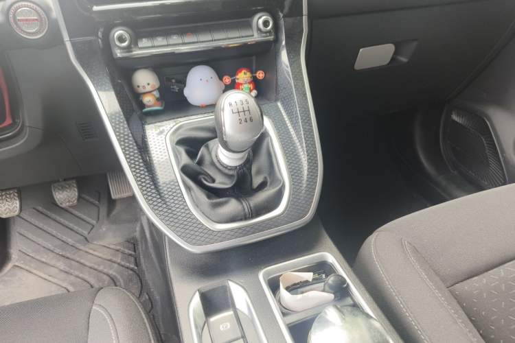 Used Haval M6 2021 PLUS 1.5T Manual Elite Smart Connectivity Model Gear Lever