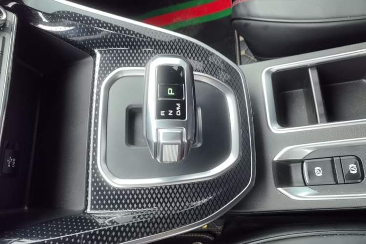 Used Haval M6 2021 PLUS 1.5T DCT Elite Smart Connectivity Model Gear Lever