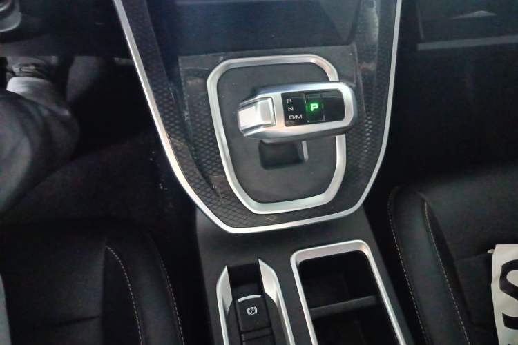 Used Haval M6 2021 PLUS 1.5T DCT Luxury Smart Connectivity Model Gear Lever