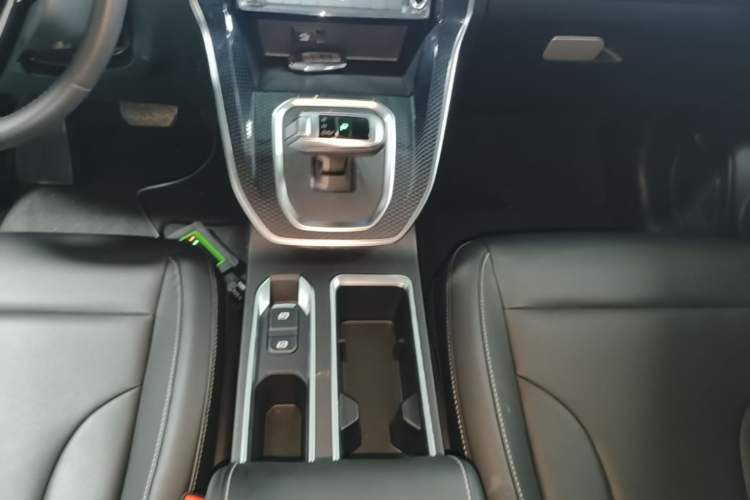 Used Haval M6 2021 PLUS 1.5T DCT Luxury Smart Connectivity Model Gear Lever