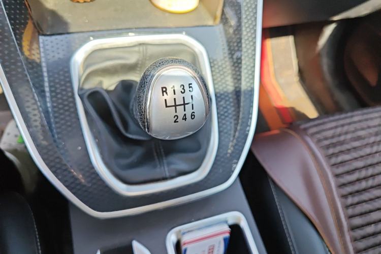 Used Haval M6 2021 PLUS 1.5T Manual Luxury Smart Connectivity Model Gear Lever