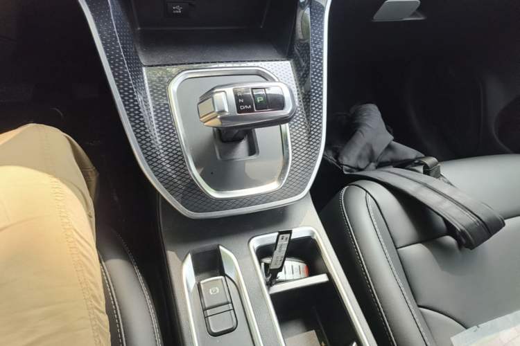 Used Haval M6 2021 PLUS 1.5T DCT Comfort Edition Gear Lever