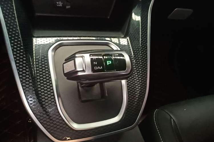 Used Haval M6 2021 PLUS 1.5T DCT Comfort Edition Gear Lever