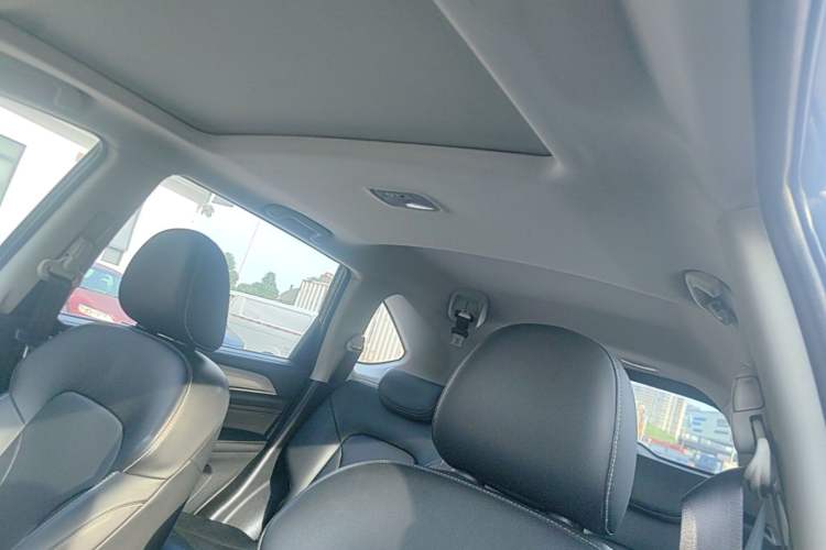 Used Haval M6 2021 PLUS 1.5T DCT Luxury Smart Connectivity Model Headliner