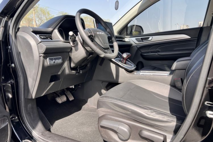 Used Haval M6 2021 PLUS 1.5T DCT Luxury Smart Connectivity Model Interior 2