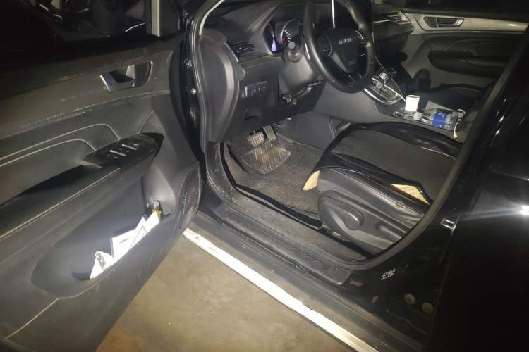 Used Haval M6 2021 PLUS 1.5T DCT Luxury Smart Connectivity Model Interior 3