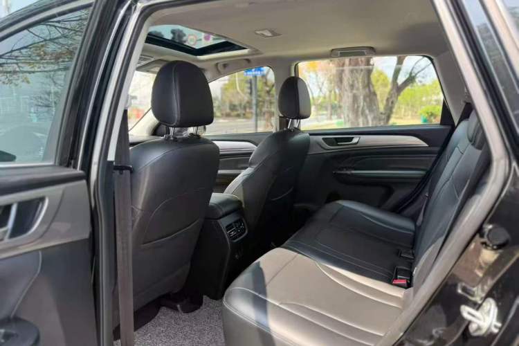 Used Haval M6 2021 PLUS 1.5T DCT Luxury Smart Connectivity Model Interior 3