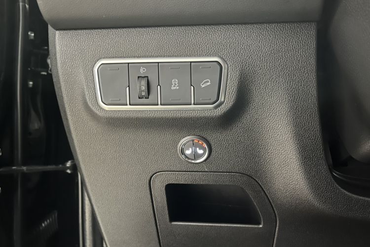 Used Haval M6 2021 PLUS 1.5T DCT Elite Smart Connectivity Model Interior 7