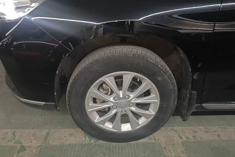 Used Haval M6 2021 PLUS 1.5T DCT Luxury Smart Connectivity Model Left Front Wheel Hub