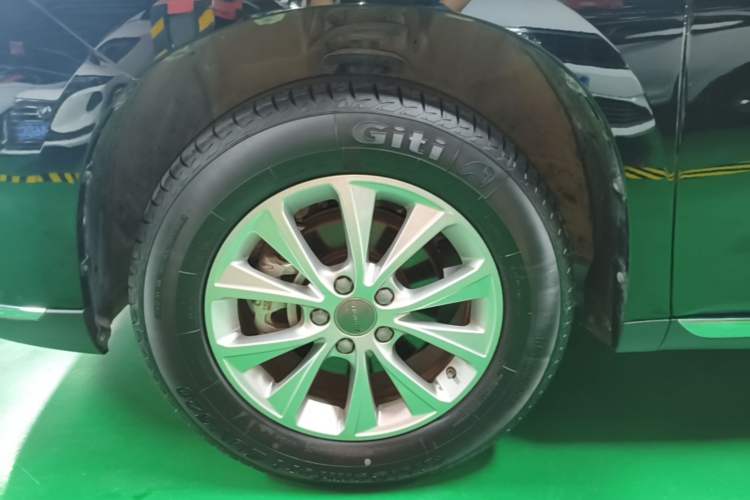 Used Haval M6 2021 PLUS 1.5T DCT Luxury Smart Connectivity Model Left Front Wheel Hub
