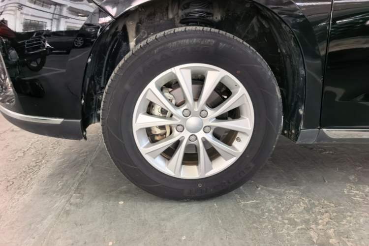 Used Haval M6 2021 PLUS 1.5T DCT Luxury Smart Connectivity Model Left Front Wheel Hub