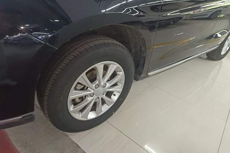 Used Haval M6 2021 PLUS 1.5T Manual Luxury Smart Connectivity Model Left Front Wheel Hub