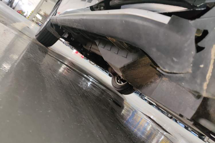 Used Haval M6 2021 PLUS 1.5T DCT Luxury Smart Connectivity Model Left Side Sill