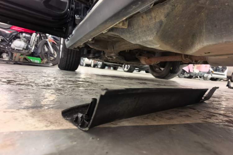 Used Haval M6 2021 PLUS 1.5T DCT Luxury Smart Connectivity Model Left Side Sill