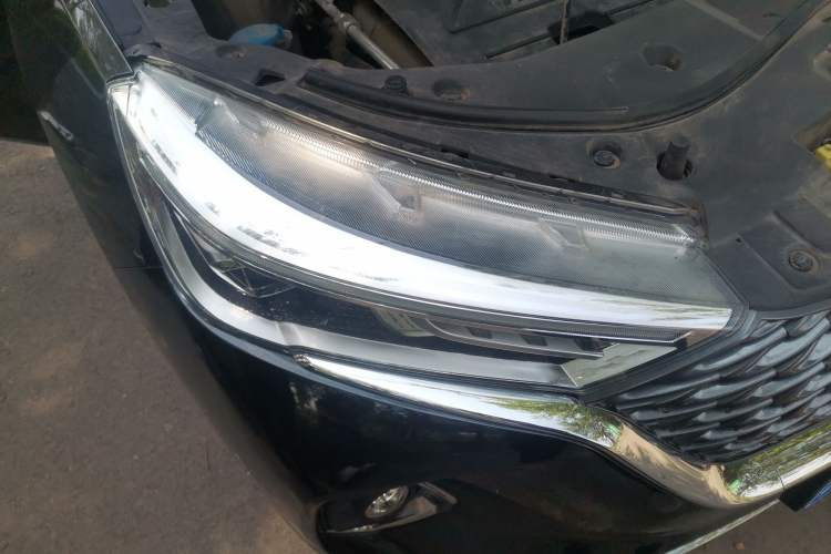 Used Haval M6 2021 PLUS 1.5T DCT Luxury Smart Connectivity Model Right Front Headlight