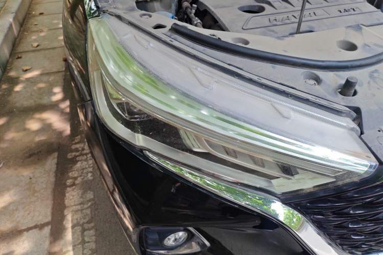 Used Haval M6 2021 PLUS 1.5T DCT Prestige Smart Connectivity Model Right Front Headlight
