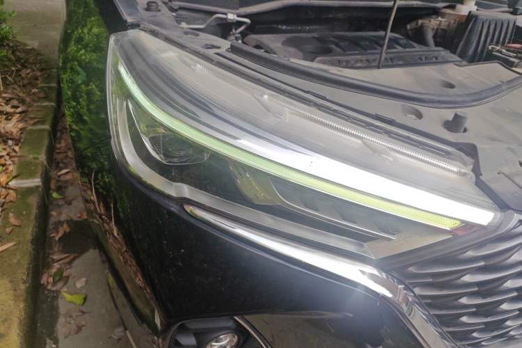 Used Haval M6 2021 PLUS 1.5T DCT Luxury Smart Connectivity Model Right Front Headlight