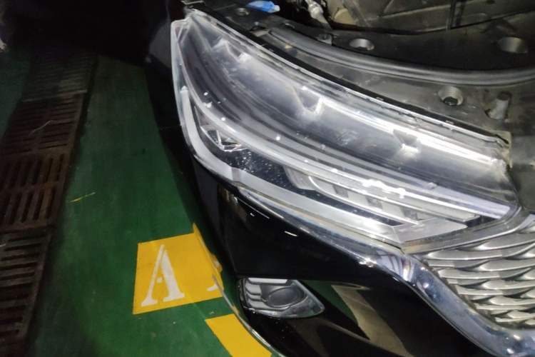 Used Haval M6 2021 PLUS 1.5T DCT Elite Smart Connectivity Model Right Front Headlight
