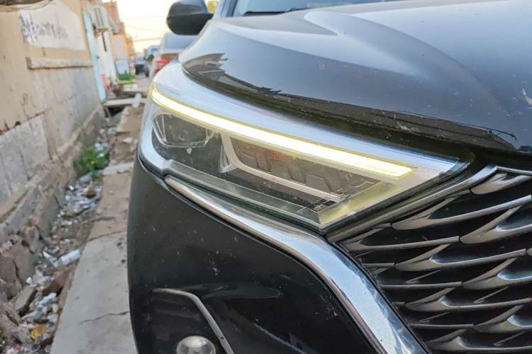 Used Haval M6 2021 PLUS 1.5T DCT Luxury Smart Connectivity Model Right Front Headlight