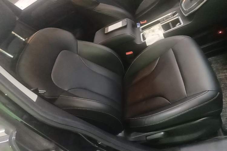 Used Haval M6 2021 PLUS 1.5T DCT Luxury Smart Connectivity Model Right Front Seat