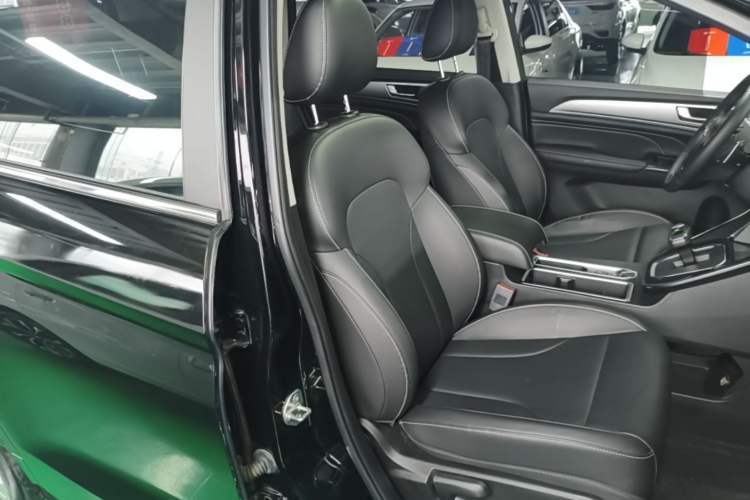 Used Haval M6 2021 PLUS 1.5T DCT Luxury Smart Connectivity Model Right Front Seat