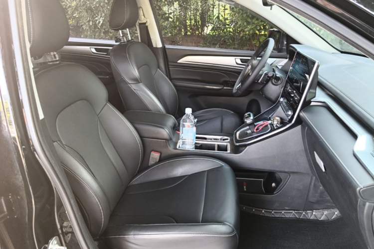 Used Haval M6 2021 PLUS 1.5T DCT Luxury Smart Connectivity Model Right Front Seat