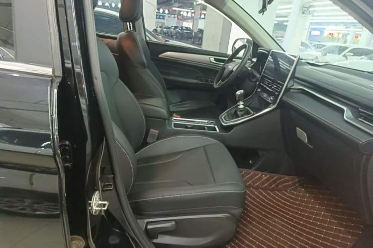 Used Haval M6 2021 PLUS 1.5T Manual Luxury Smart Connectivity Model Right Front Seat