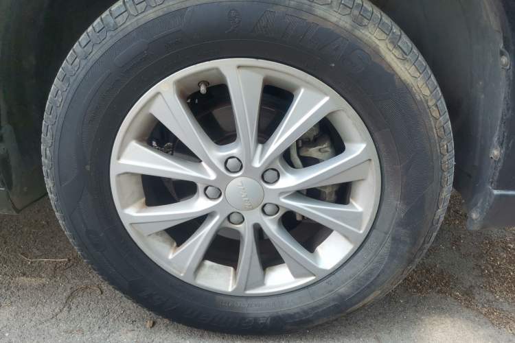 Used Haval M6 2021 PLUS 1.5T DCT Luxury Smart Connectivity Model Right Front Wheel Hub