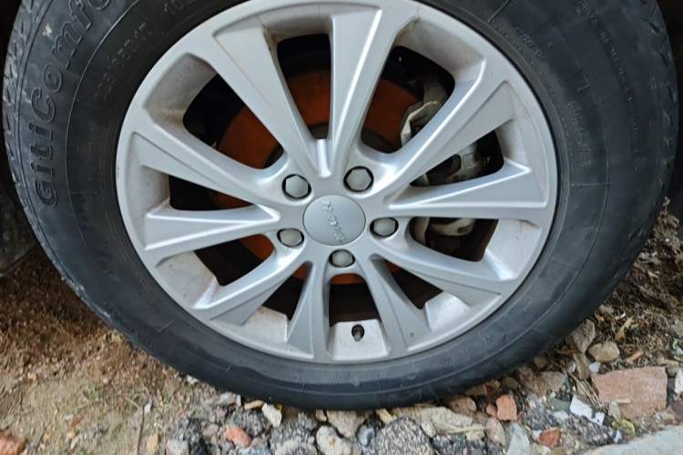 Used Haval M6 2021 PLUS 1.5T DCT Luxury Smart Connectivity Model Right Front Wheel Hub