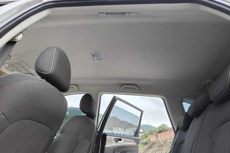 Used Haval M6 2021 PLUS 1.5T DCT Elite Smart Connectivity Model Headliner