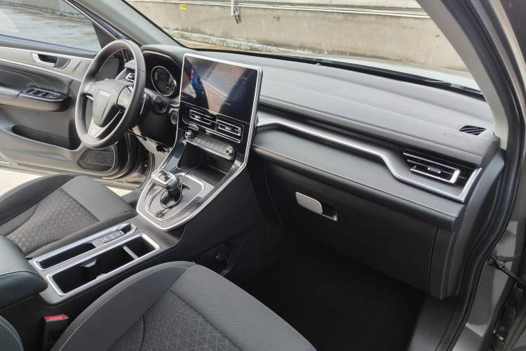 Used Haval M6 2021 PLUS 1.5T DCT Elite Smart Connectivity Model Interior 4
