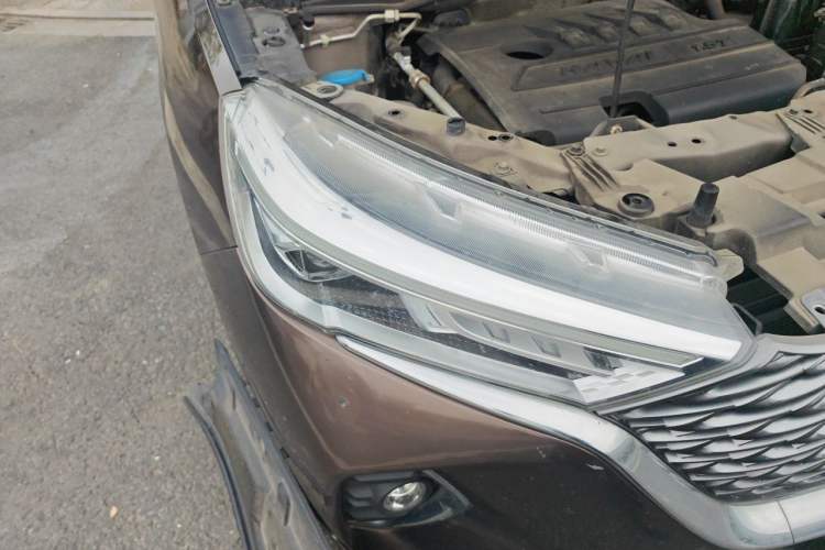 Used Haval M6 2021 PLUS 1.5T DCT Luxury Smart Connectivity Model Right Front Headlight