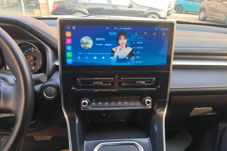 Used Haval M6 2021 PLUS 1.5T DCT Liu Yan Collaboration Edition Audio And AC Panel