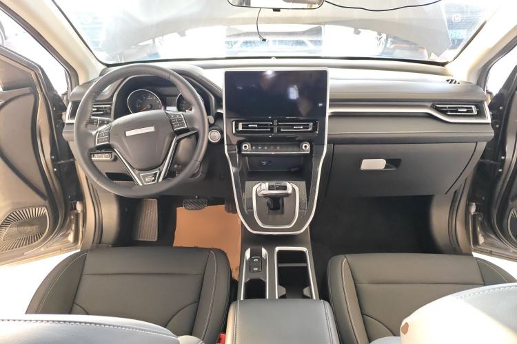 Used Haval M6 2021 PLUS 1.5T DCT Luxury Smart Connectivity Model Center Console