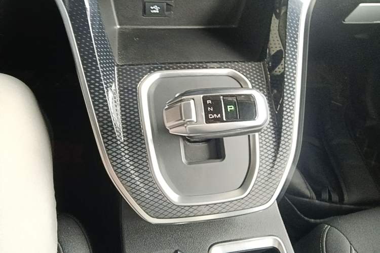 Used Haval M6 2021 PLUS 1.5T DCT Elite Smart Connectivity Model Gear Lever