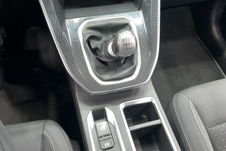 Used Haval M6 2021 PLUS 1.5T Manual Elite Smart Connectivity Model Gear Lever