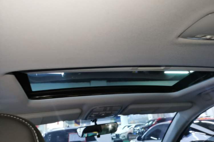 Used Haval M6 2021 PLUS 1.5T DCT Luxury Smart Connectivity Model Headliner